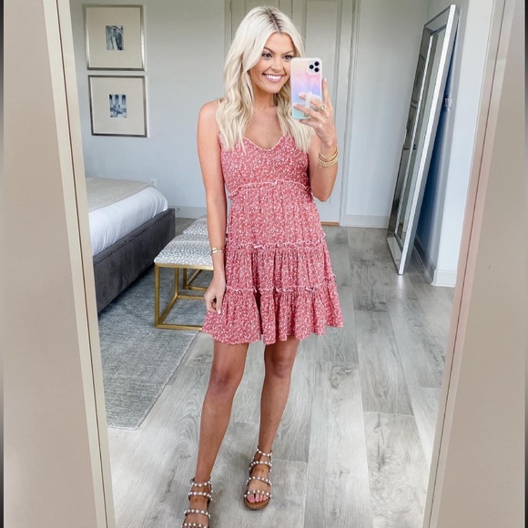 Jess Crum x Hazel & Olive Red Ditsy Floral Tiered Sleeveless Mini Dress New - Picture 1 of 8